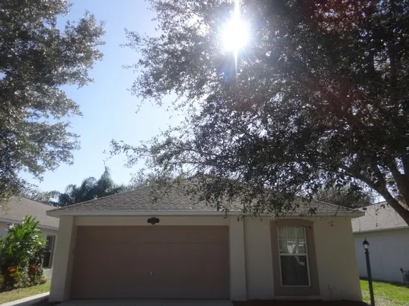 2056 Redwood Cir NE, Palm Bay, FL 32905