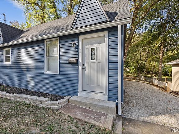 5th image of 3317 Royalton Ave