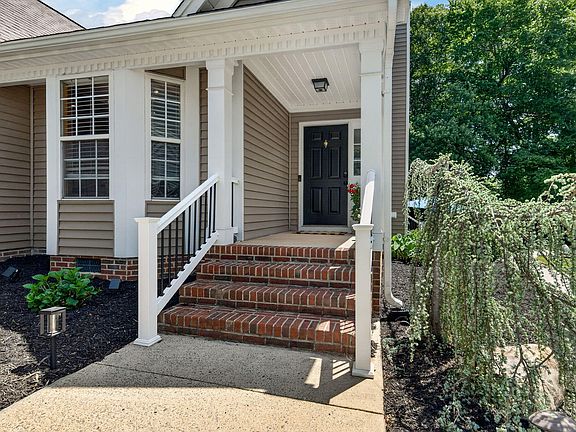 5th image of 337 Stone Hedge Ct