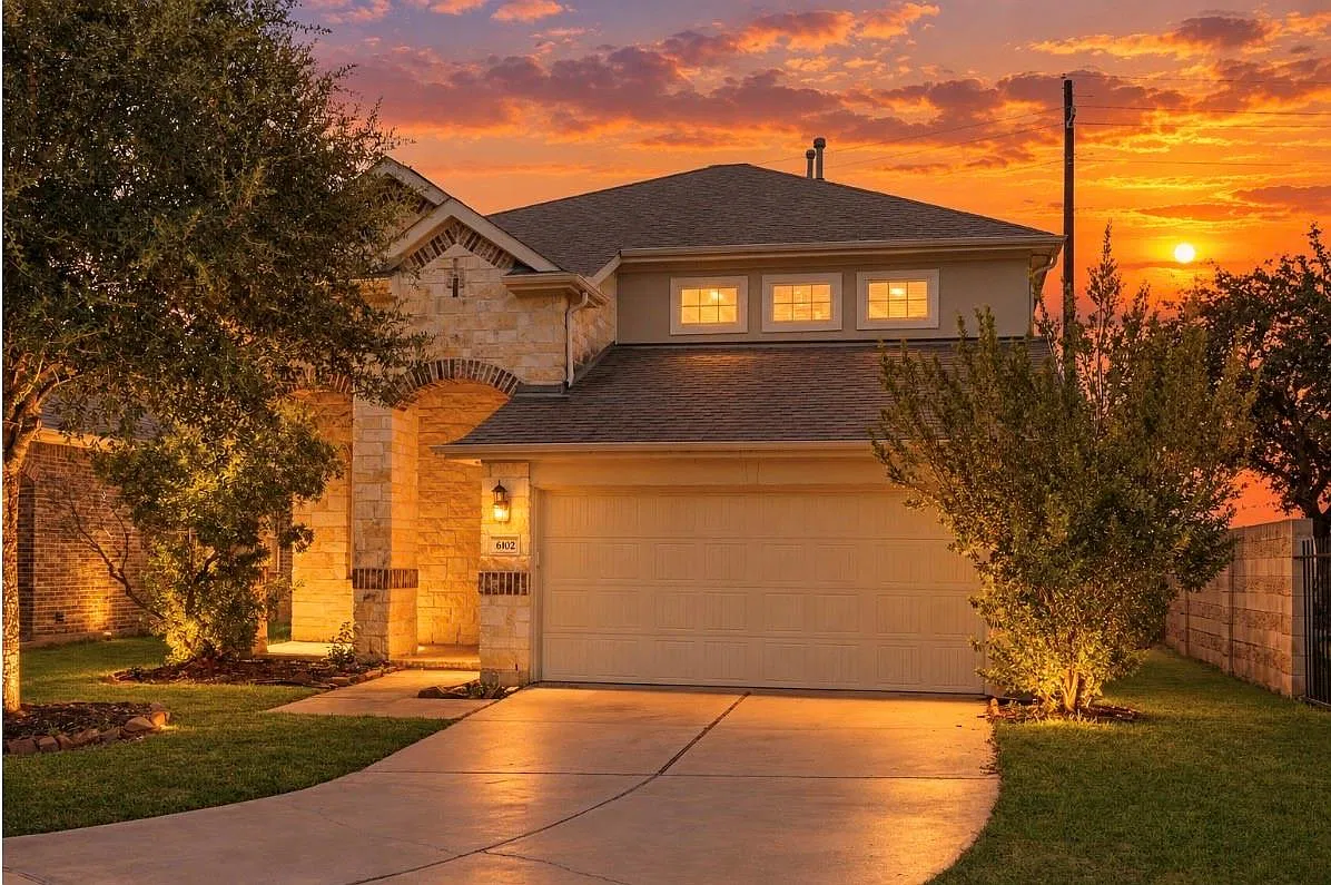 4 bed, 2.5 bath, 2984 sqft, $2,650 — Photo 3