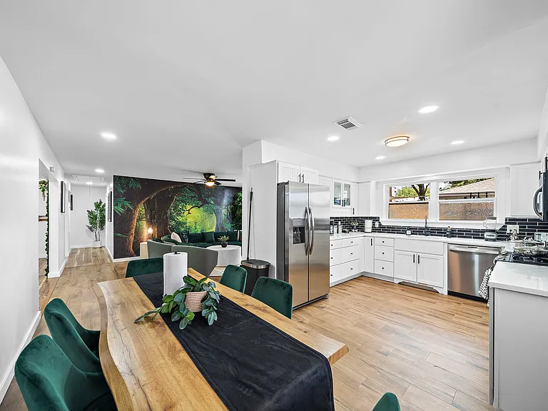 11018 Endicott Ln — Photo 8
