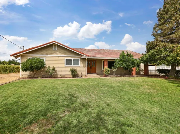 10675 E Peltier Rd, Acampo, CA 95220