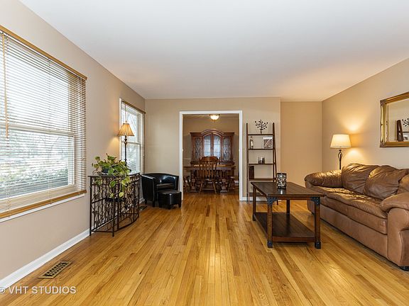 2nd image of 25W205 Essex Ave