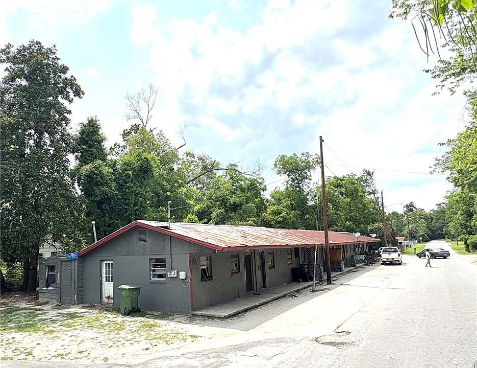 1st image of 0 E Oak St
