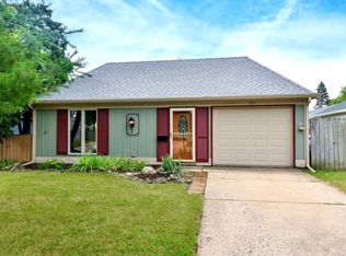 109 Braeburn Dr, Montgomery, IL 60538