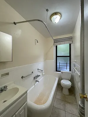 Rented by REAL New York | media 23