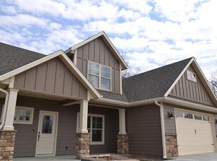 5612 Spicewood Dr, Columbia, MO 65203