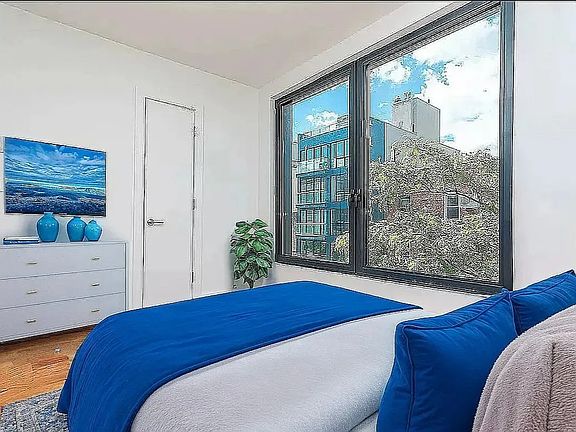 4th image of 169 Graham Ave #40