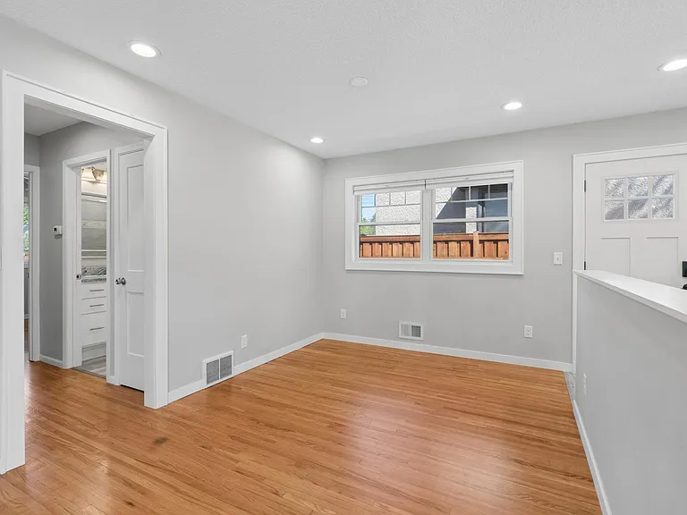 3100 W 55th St — Photo 16