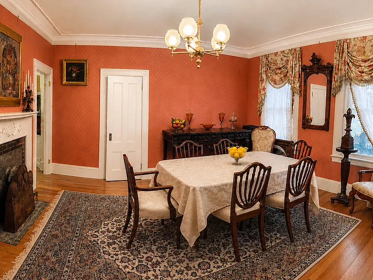 126 County St — Photo 13