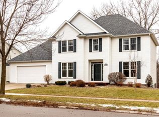 2825 Stonegate Ct SW, Rochester, MN 55902