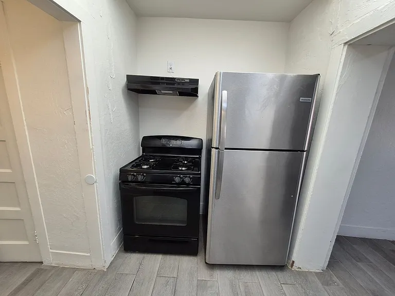 2nd Ave Apartments — Photo 6