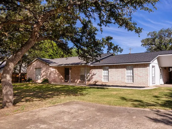 438 Valley Dr, Kerrville, TX 78028