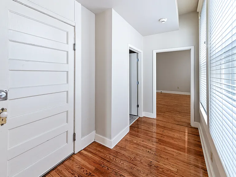 566 S 4th St #405 — Photo 12