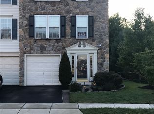 733 Waterway Ct, Quakertown, PA 18951