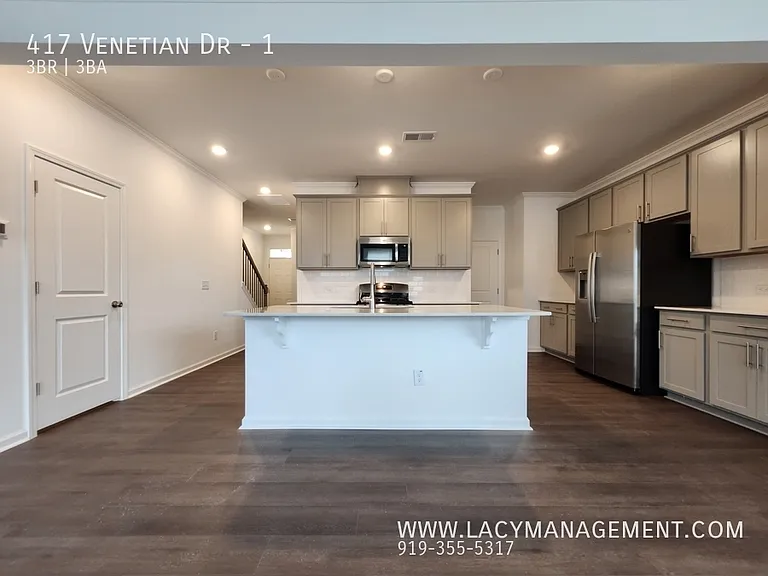 417 Venetian Dr #1 — Photo 2