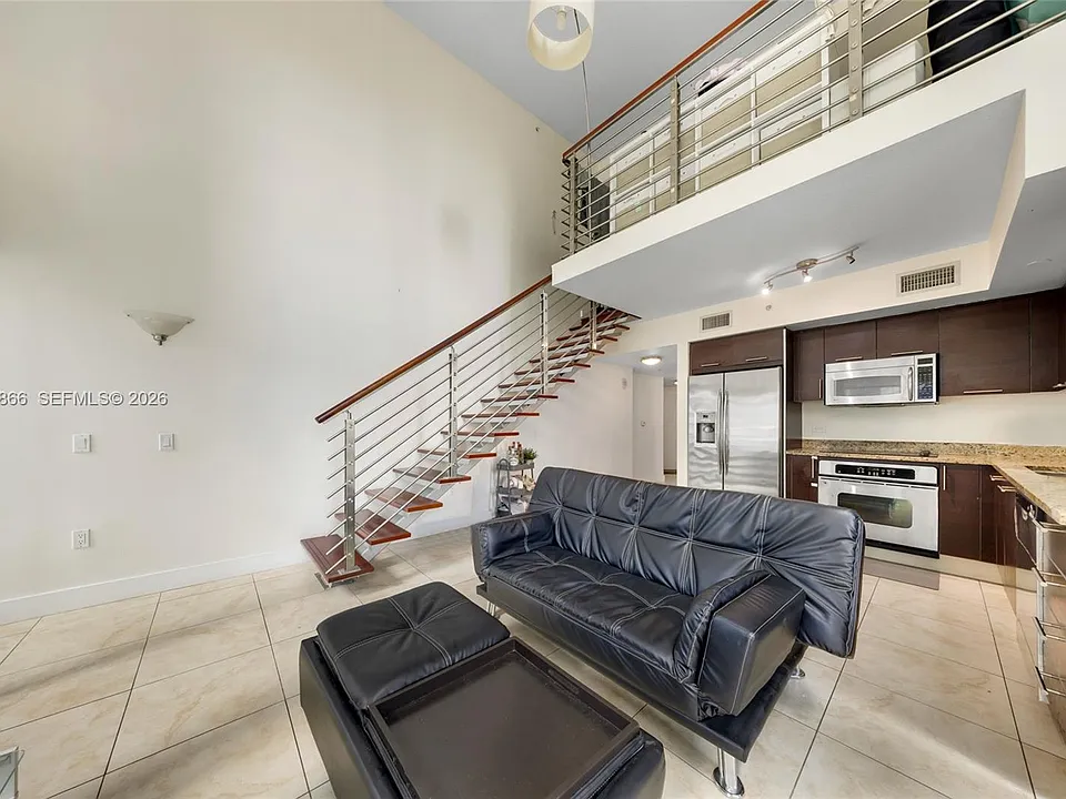 41 SE 5th St #502