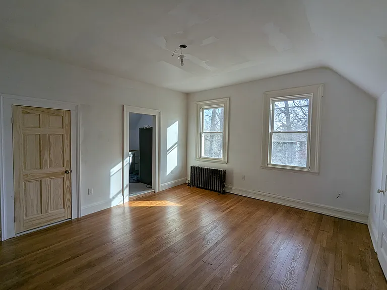 1300 Summit Ave #3 — Photo 12