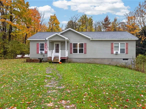 123 Center Rd, Lacona, NY 13083