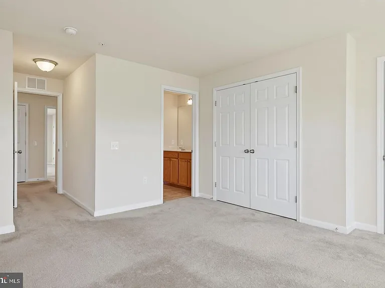 43487 Town Gate Sq — Photo 30