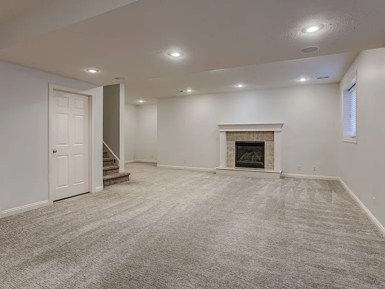 18074 Mayberry St — Photo 43
