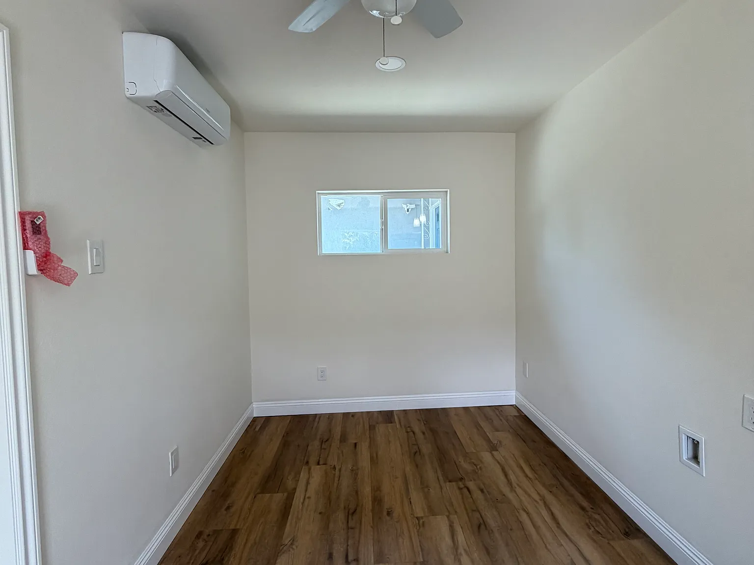 1515 E Rowland Ave — Photo 2