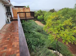 272 Ocean View Dr #A, Vista, CA 92084