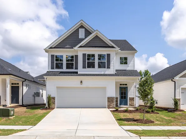 104 Fairwinds Dr, Lillington, NC 27546