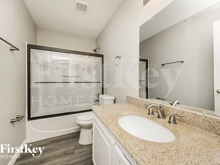 796 Lakeview Pointe Dr — Photo 12