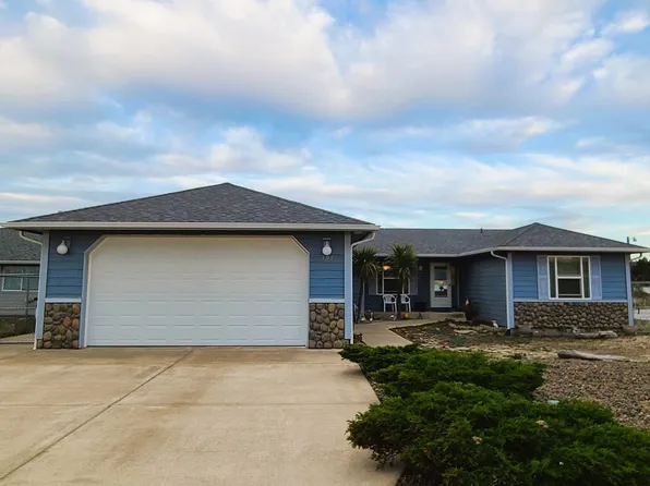 121 NW Alsea Bay Dr, Waldport, OR 97394