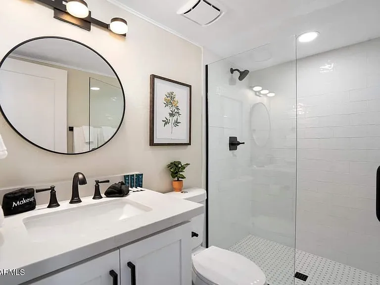4326 E Whitney Ln — Photo 27
