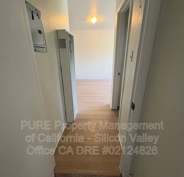 79 N 10th St #1 — Photo 4