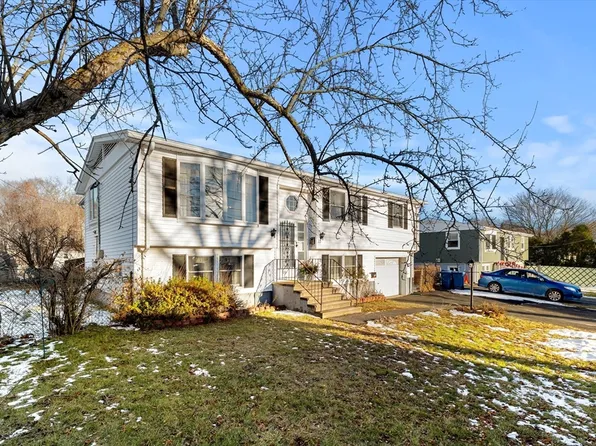 22 Westchester Dr, Lawrence, MA 01843