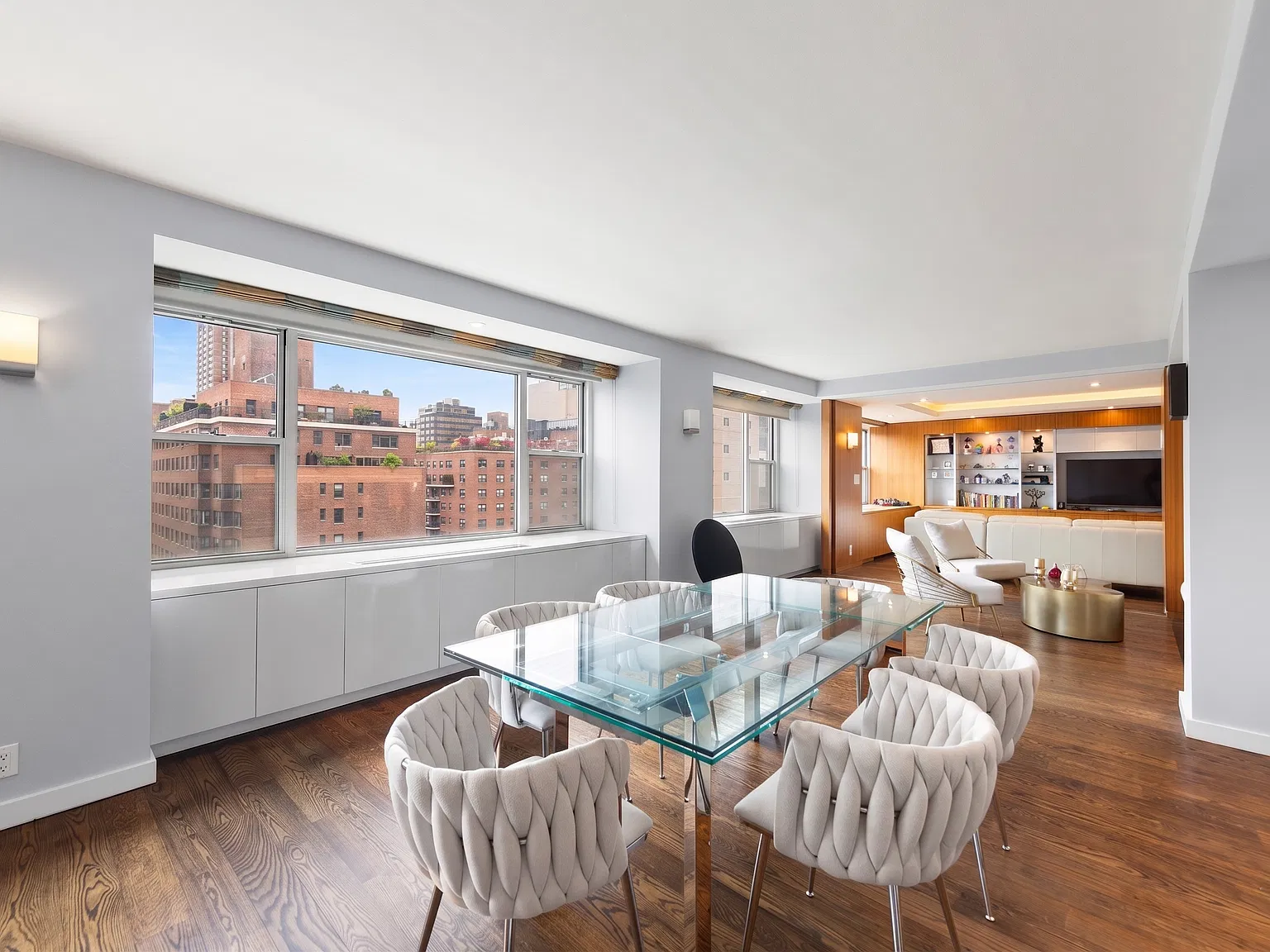 340 East 64th Street — Photo 2