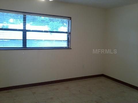 3rd image of 4527 Hallamview Ln