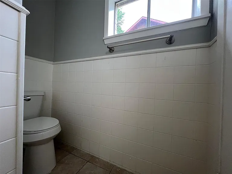 410 Cordell Dr — Photo 22