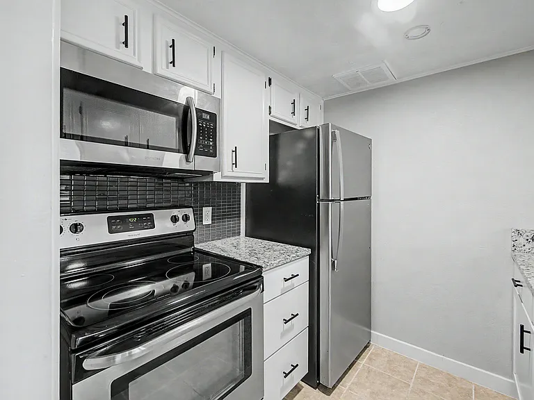 41 Cypress Fairway Vlg — Photo 6