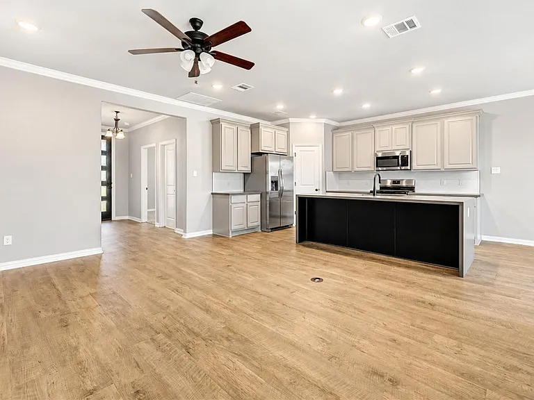 6205 Daytona Dr — Photo 16
