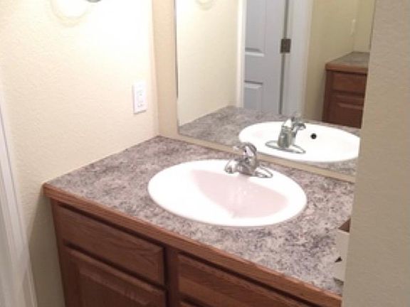 4th image of 1407 E Flint St #12