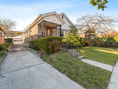 6418 Utopia Pkwy, Flushing, NY, 11365