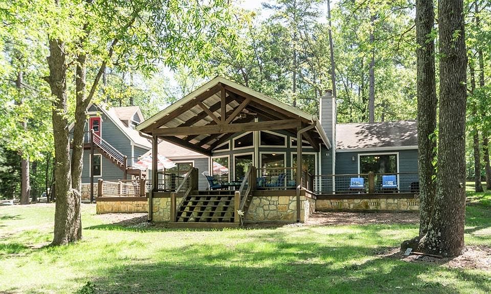 1st image of 400 Cypress Creek Dr