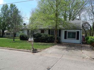 1721 Frankfort St, Winfield, KS 67156
