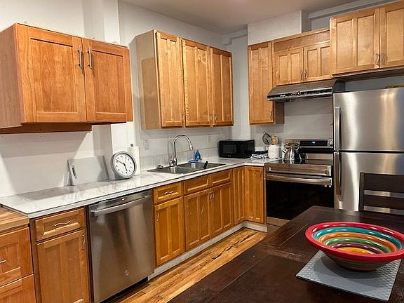 5th image of 3384 16th St #1