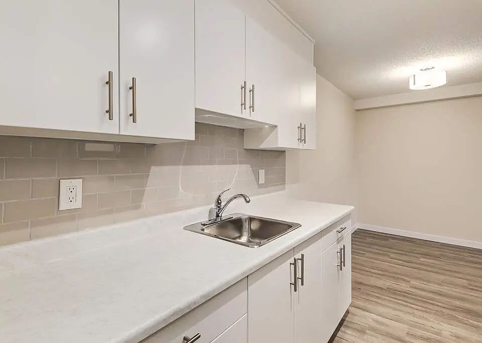 1st image of 89 Collins Cres SE #503437