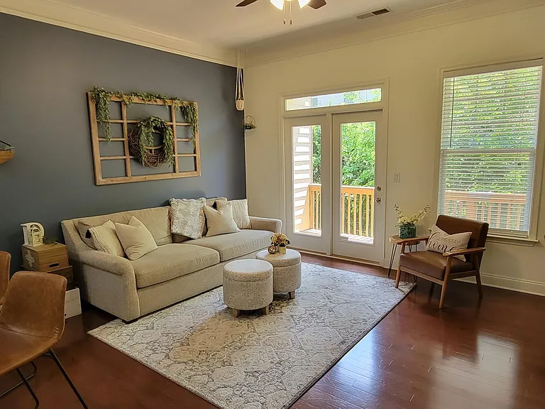 Cobblestone Cir — Photo 4