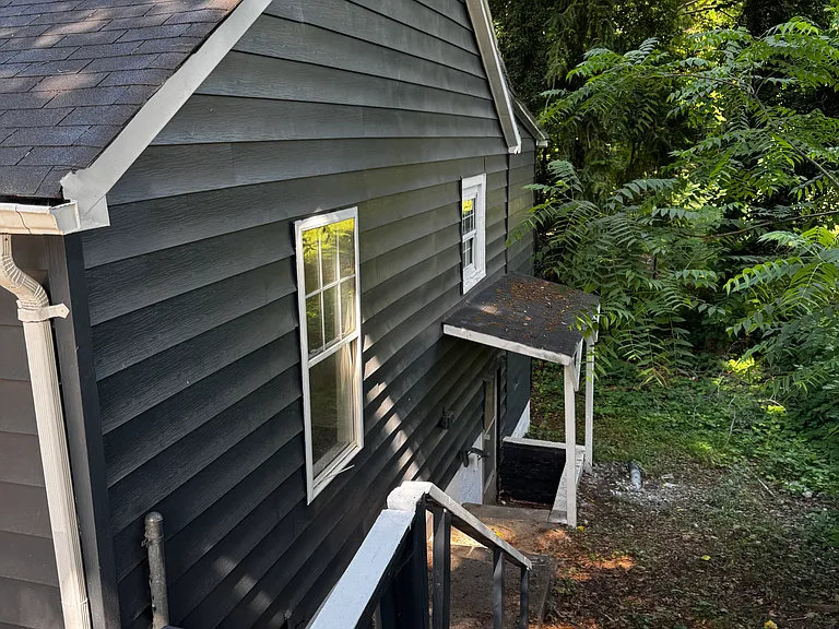 1611 Gray Ave — Photo 3
