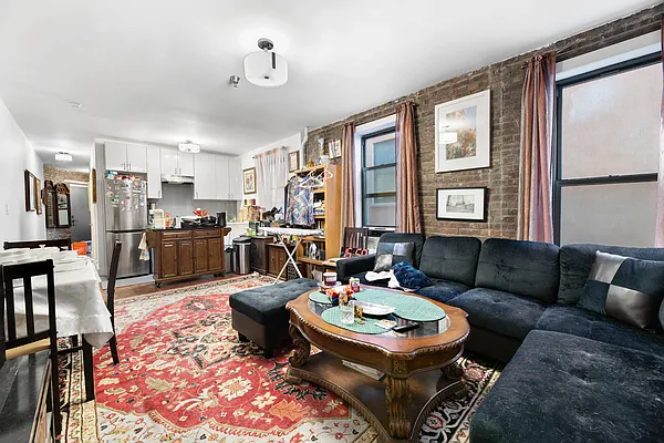 Rented by REAL New York | media 18