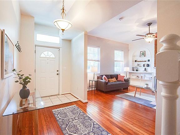 3rd image of 2208 Parkwood Ave