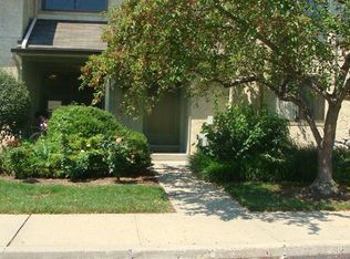 220 Hampshire Dr, Plainsboro, NJ 08536