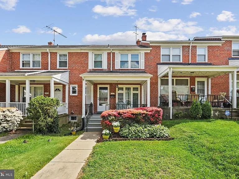 1447 Walker Ave — Photo 2